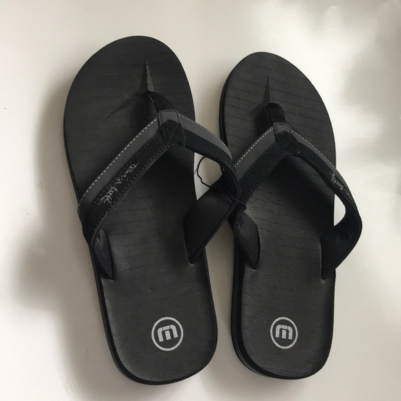 travis mathew flip flops